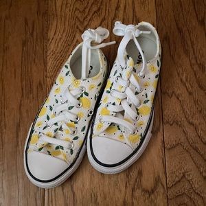 New without tags lemon converse